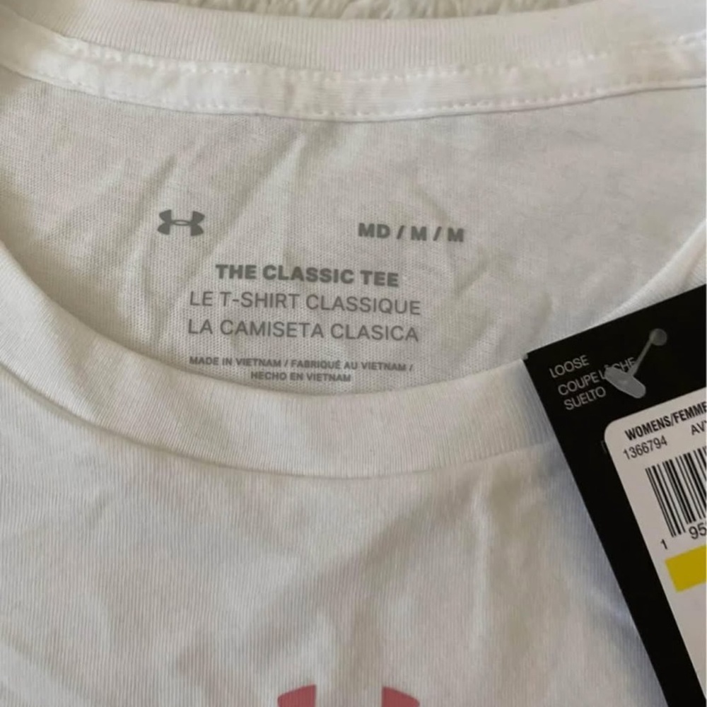 (NWT) The Under Armour Women's Classic White Tee, Medium - Picture 12 of 12
